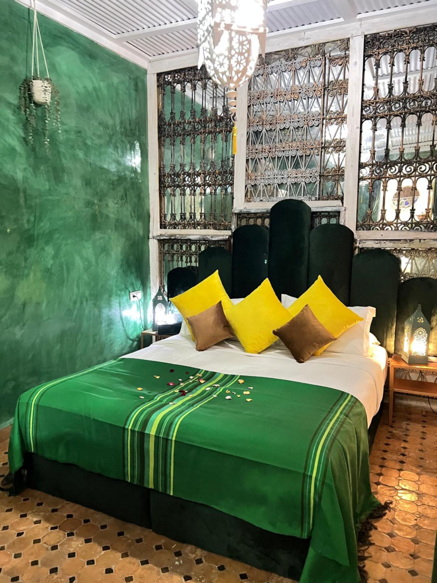The Repose Hotel Salé Bagian luar foto